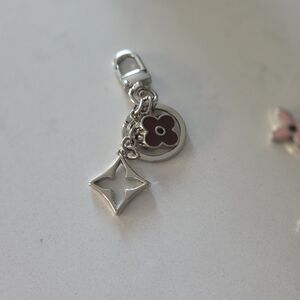 Silver and Brown Flower Charm Keychain